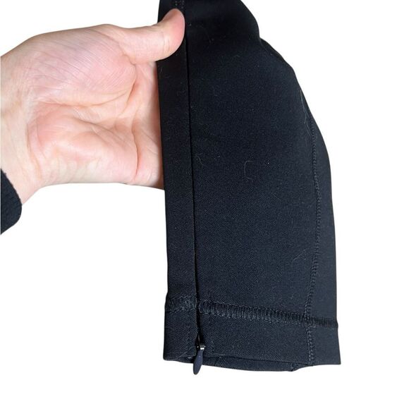 Gap‎ black sculpt ponte leggings. Size xs - Picture 7 of 7